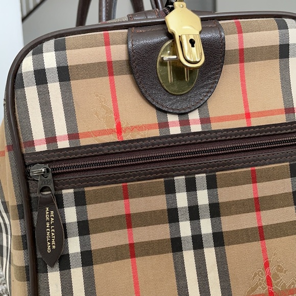 Vintage “Burberry’s” Weekend Bag - Picture 3 of 15